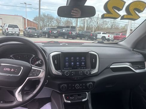 Used 2022 GMC Terrain SLE w/ Driver Convenience Package image 17