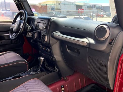 Used 2012 Jeep Wrangler Unlimited Sport w/ Connectivity Group AWD/4WD image 22