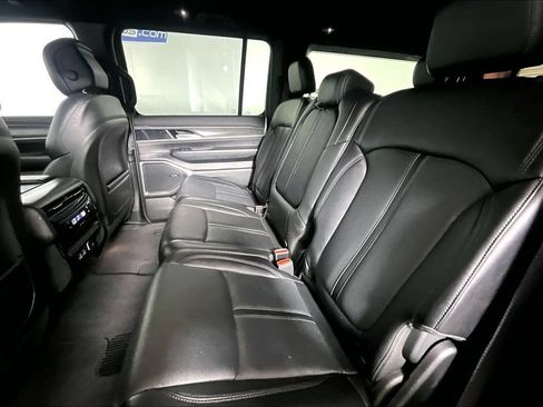 Used 2024 Jeep Wagoneer Series II w/ Flexible Seating Group RWD image 21