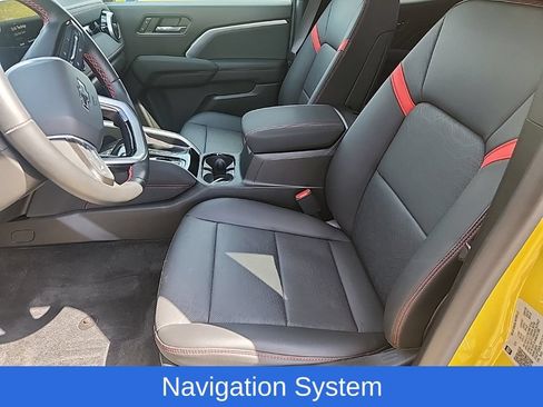 Used 2023 Chevrolet Colorado Z71 w/ Z71 Convenience Package 2 AWD/4WD image 14