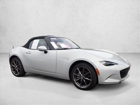 Used 2019 MAZDA MX-5 Miata Grand Touring RWD image 6