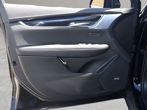 New 2026 Cadillac XT5 Premium Luxury w/ Driver Assist Package FWD image 9