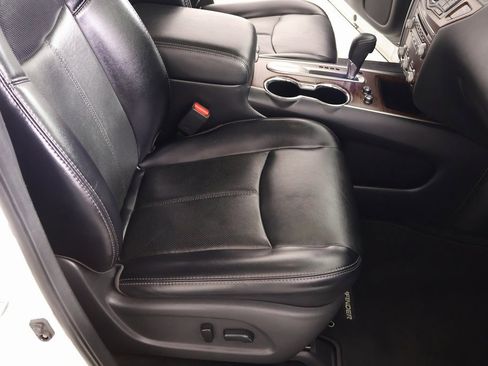 Used 2019 Nissan Pathfinder Platinum image 15