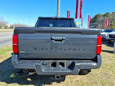 Used 2024 Toyota Tacoma TRD Sport image 2