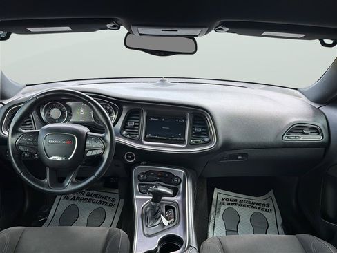 Used 2015 Dodge Challenger SXT RWD image 18