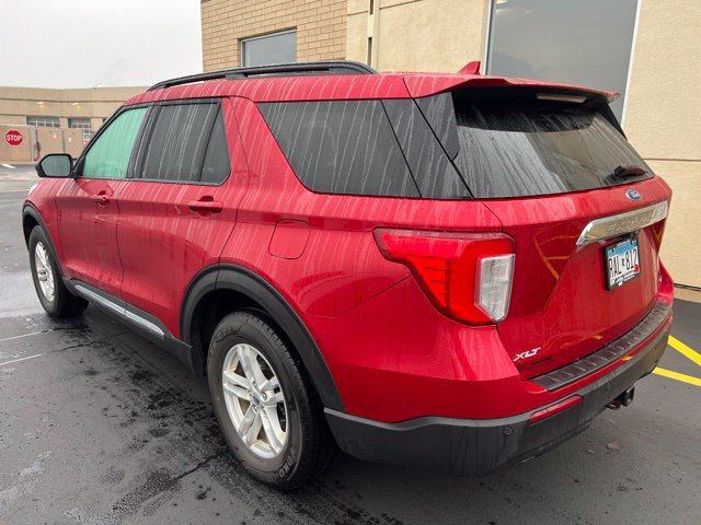 Used 2020 Ford Explorer XLT w/ Comfort Package AWD/4WD image 3