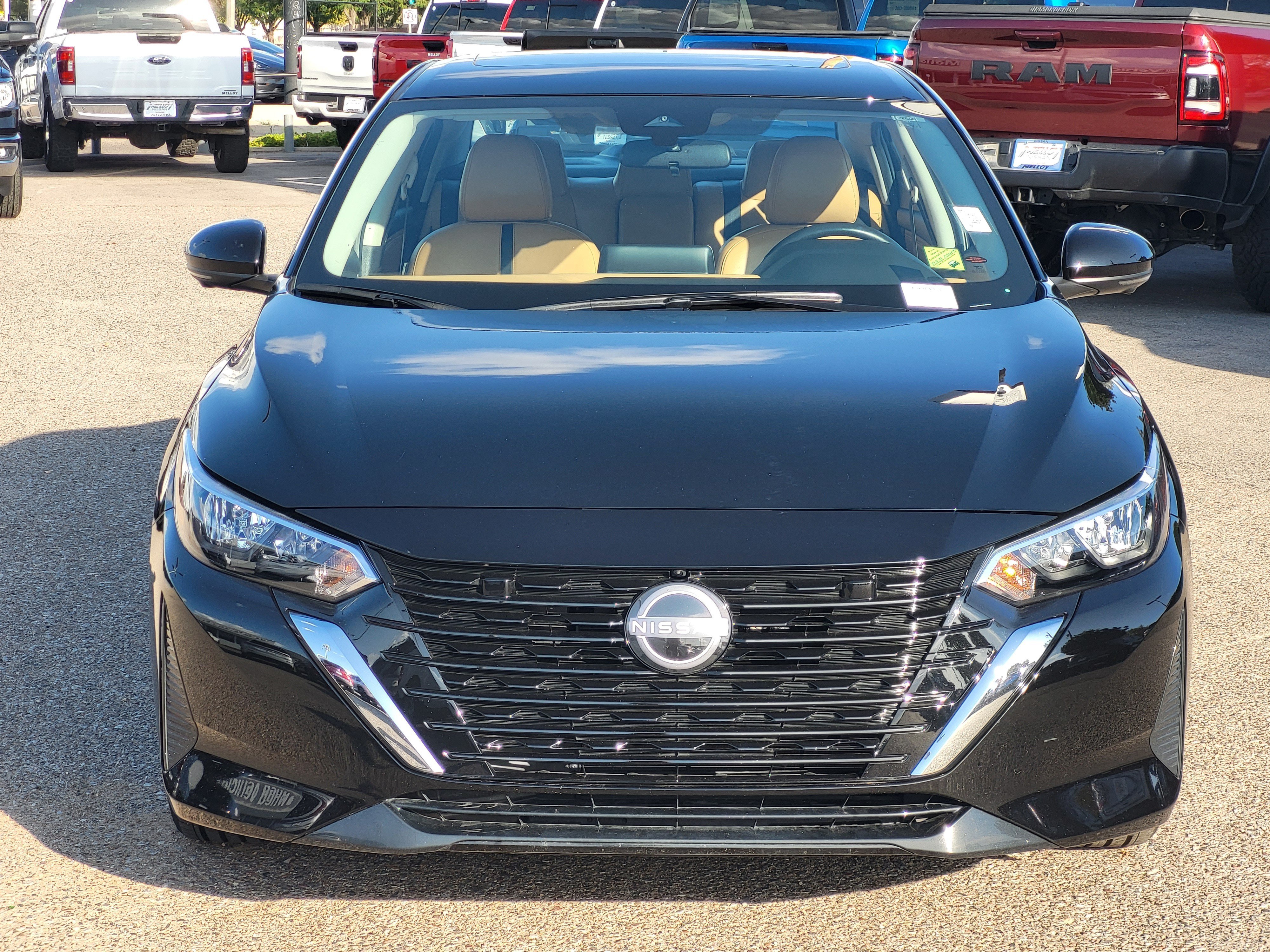 Used 2025 Nissan Sentra SV w/ SV Premium Package FWD image 2