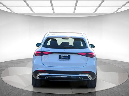 New 2026 Mercedes-Benz GLC 300 image 3