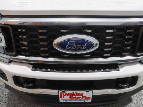Used 2025 Ford F450 Platinum w/ FX4 Off-Road Package AWD/4WD image 4