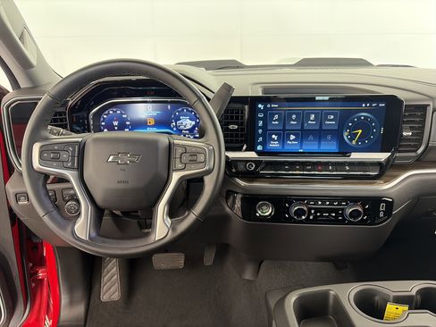 Used 2024 Chevrolet Silverado 1500 LT Trail Boss w/ Protection Package AWD/4WD image 3