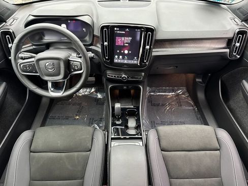 Certified 2023 Volvo XC40 Recharge Ultimate AWD/4WD image 12