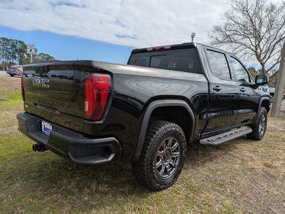 New 2026 GMC Sierra 1500 AT4X w/ LPO, Black Badging Package