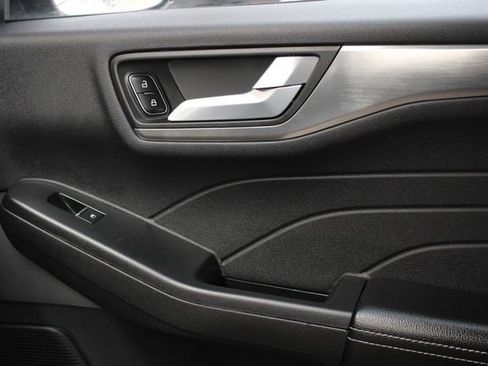 Used 2022 Ford Escape Titanium image 20