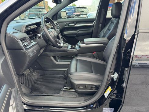 Used 2026 GMC Terrain Elevation w/ Elevation Premium Package FWD image 12