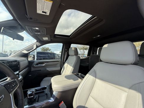 Used 2024 Chevrolet Silverado 1500 LT Trail Boss w/ LT Trail Boss Premium Package image 27