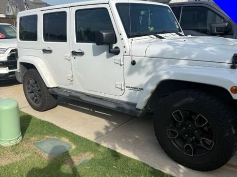 Used 2017 Jeep Wrangler Unlimited Sahara AWD/4WD image 2