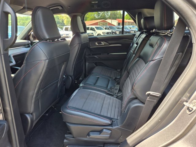 Used 2025 Ford Explorer ST-Line w/ ST-Line Street Pack AWD/4WD image 11