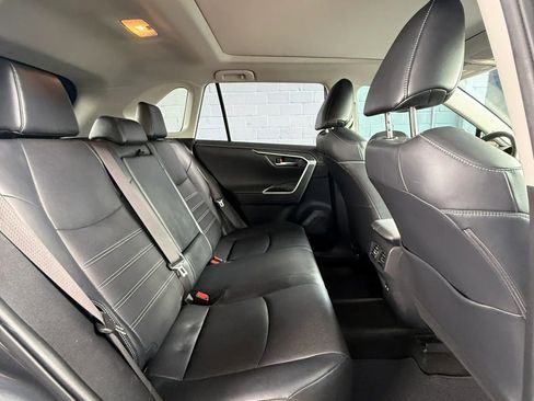 Used 2019 Toyota RAV4 Limited w/ Advanced Technology Package AWD/4WD image 19