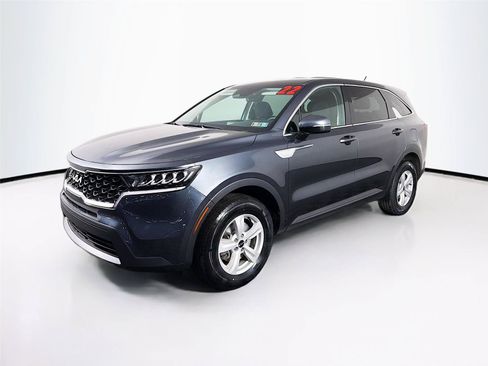 Used 2022 Kia Sorento LX AWD/4WD image 3