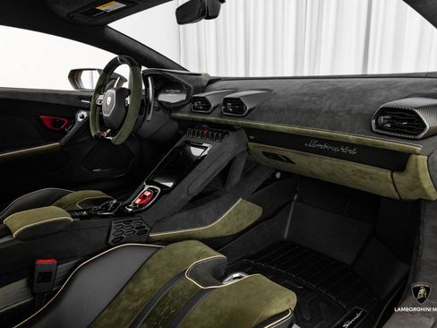 Used 2024 Lamborghini Huracan Sterrato image 56