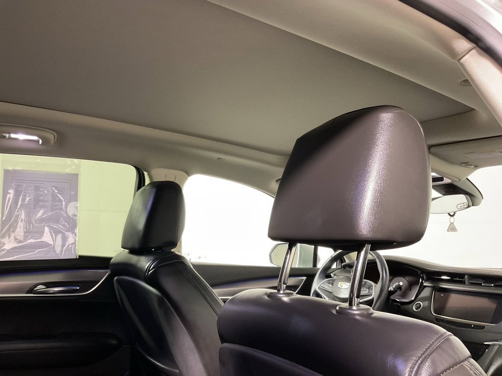 Used 2017 Cadillac XT5 Premium Luxury w/ LPO, Wheel Lock Package AWD/4WD image 3