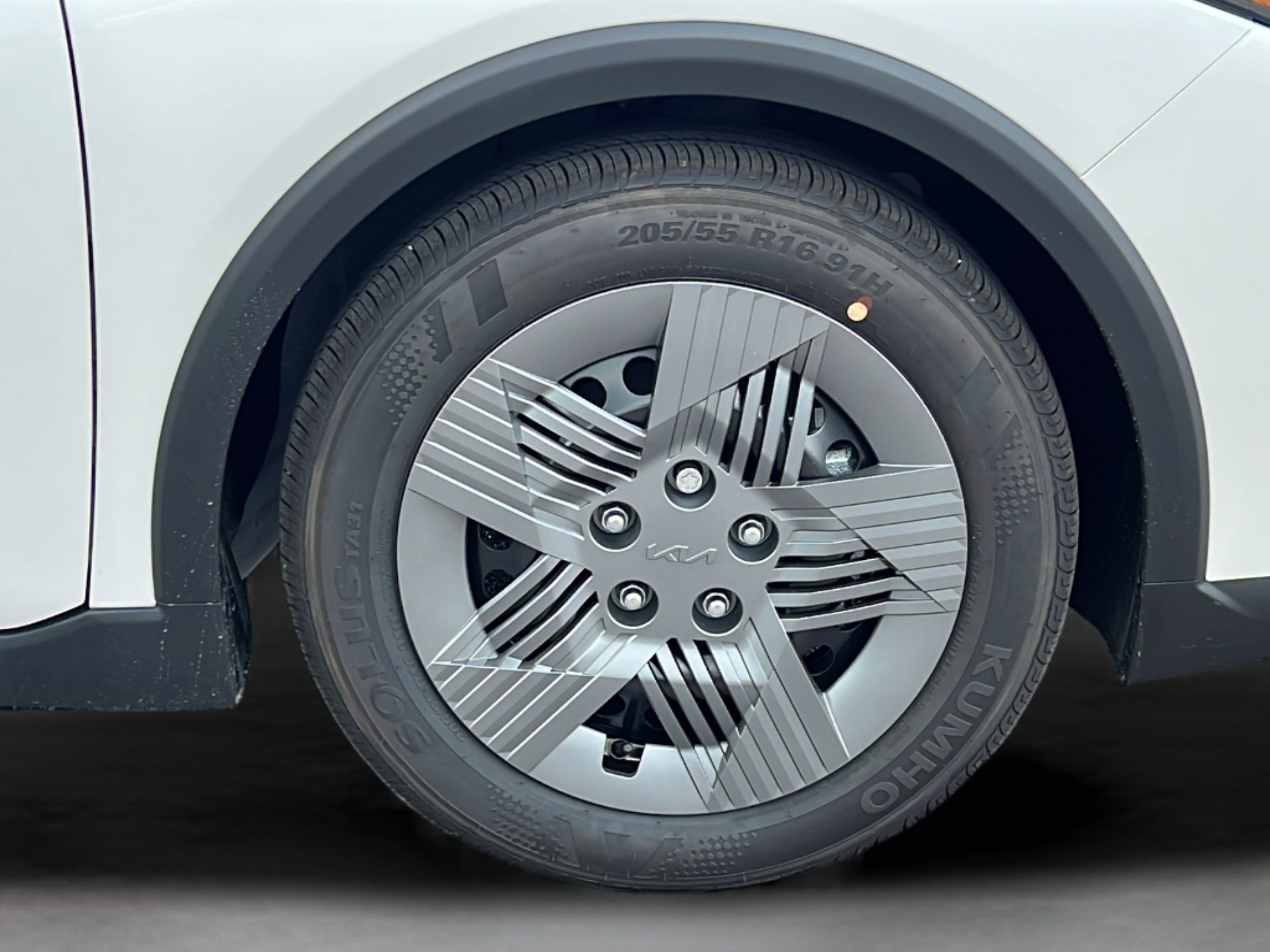 New 2026 Kia K4 FWD image 23