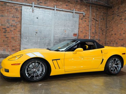 Used 2010 Chevrolet Corvette Grand Sport w/ Preferred Equipment Group RWD image 8