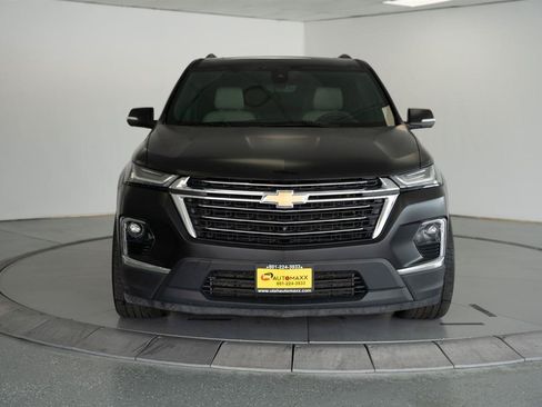 Used 2023 Chevrolet Traverse LT w/ LT Premium Package AWD/4WD image 2