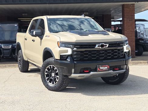 Used 2023 Chevrolet Silverado 1500 ZR2 w/ Technology Package image 1