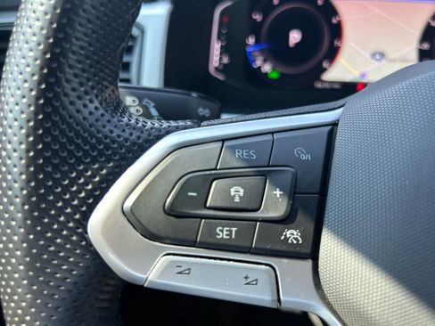 Used 2022 Volkswagen Atlas Cross Sport SEL Premium R-Line image 35