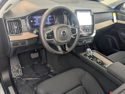Used 2026 Volvo XC90 B5 Plus w/ Protection Package AWD/4WD image 10