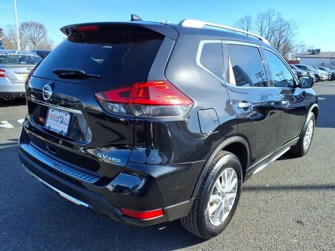 Used 2017 Nissan Rogue SV image 6