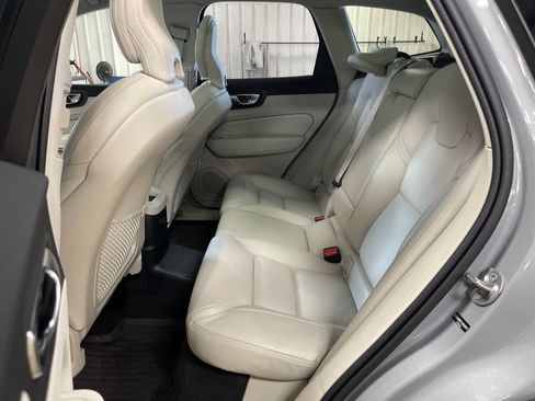 Certified 2025 Volvo XC60 T8 Ultra w/ Protection Package Premier AWD/4WD image 21