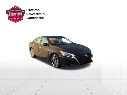 Used 2024 Nissan Altima 2.5 SL FWD image 9