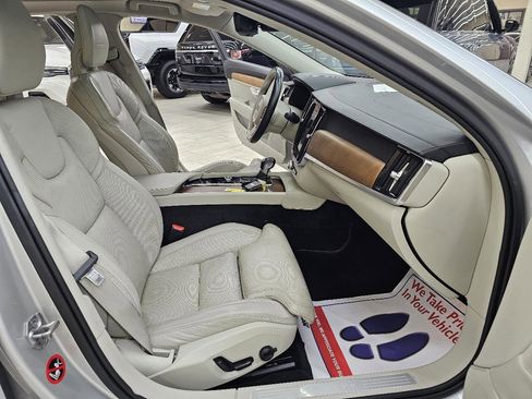 Used 2017 Volvo S90 T6 Inscription w/ Vision Package image 22