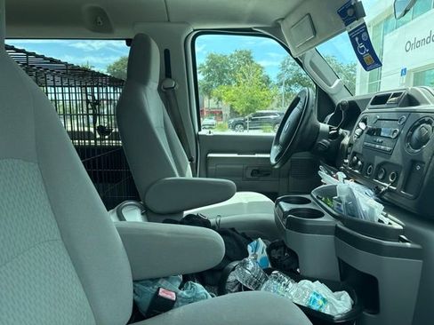 Used 2011 Ford E-350 and Econoline 350 XLT RWD image 15