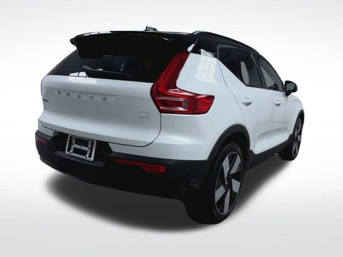 Used 2023 Volvo XC40 Recharge Ultimate image 24