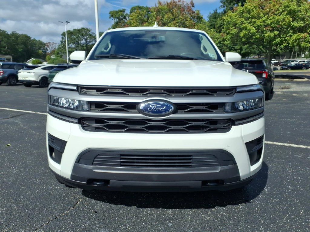 Used 2023 Ford Expedition XLT AWD/4WD image 6