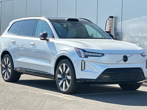 New 2025 Volvo EX90 Plus w/ Protection Package Premier image 7