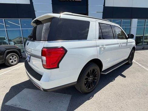 Used 2023 Ford Expedition XLT RWD image 5