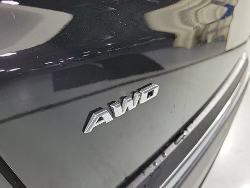 Certified 2023 Cadillac XT5 Sportv w/ Platinum Package AWD/4WD image 5
