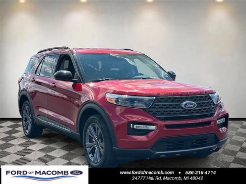 Used 2023 Ford Explorer XLT w/ Equipment Group 202A AWD/4WD image 1