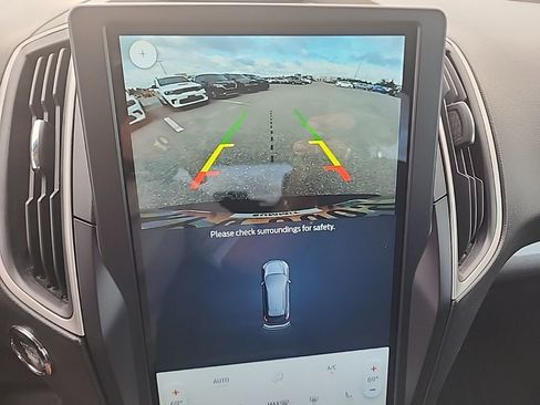 Used 2024 Ford Edge SEL w/ Cold Weather Package image 16