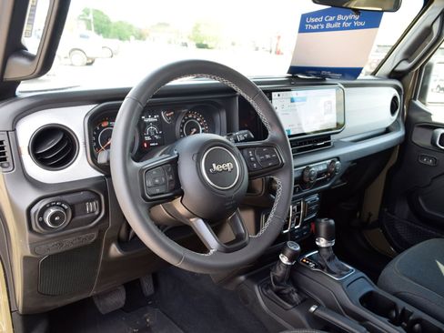 Used 2025 Jeep Wrangler Sport S image 14