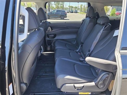 New 2026 Kia Carnival SX w/ SX Dark Edition Package image 5