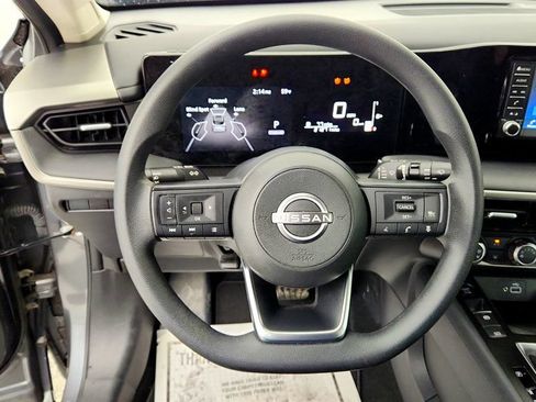 Used 2025 Nissan Kicks S FWD image 13