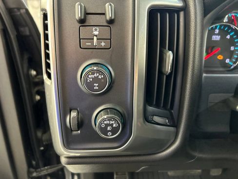 Used 2018 Chevrolet Silverado 1500 LT w/ All Star Edition AWD/4WD image 11