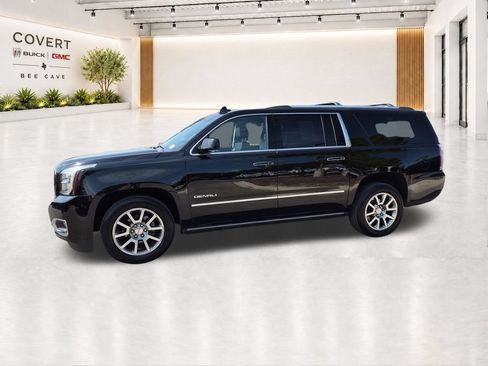 Used 2019 GMC Yukon XL Denali AWD/4WD image 5