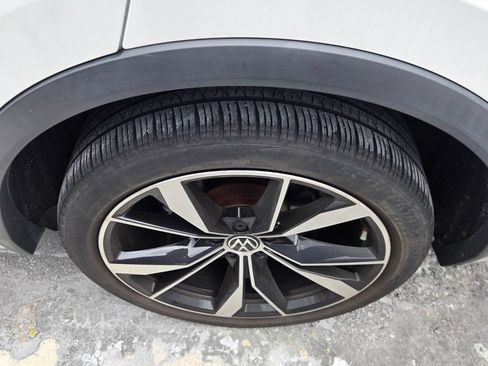 Certified 2023 Volkswagen Tiguan SEL R-Line AWD/4WD image 8
