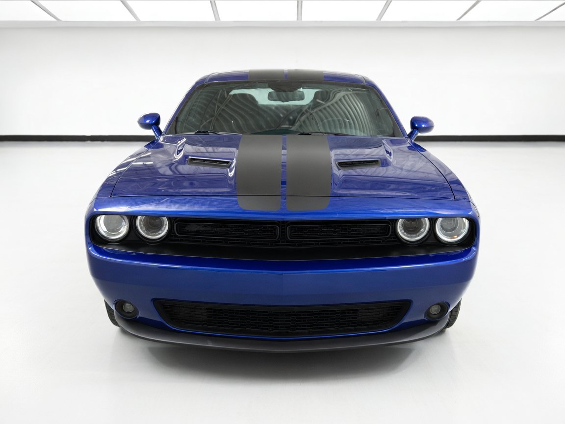 Used 2021 Dodge Challenger SXT w/ Driver Convenience Group RWD image 2